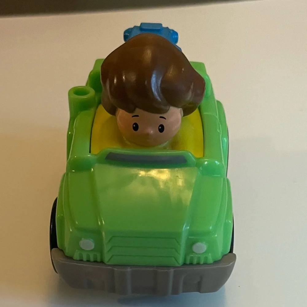 Little People Wheelies Green Kids Toy Car with Brown-Haired Figure Play Vehicle
